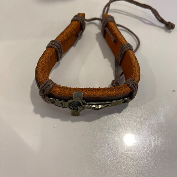 Brown Leather Christian Crucifix Bracelet With Adjustable Cord & Cross Char - Picture 2 of 8